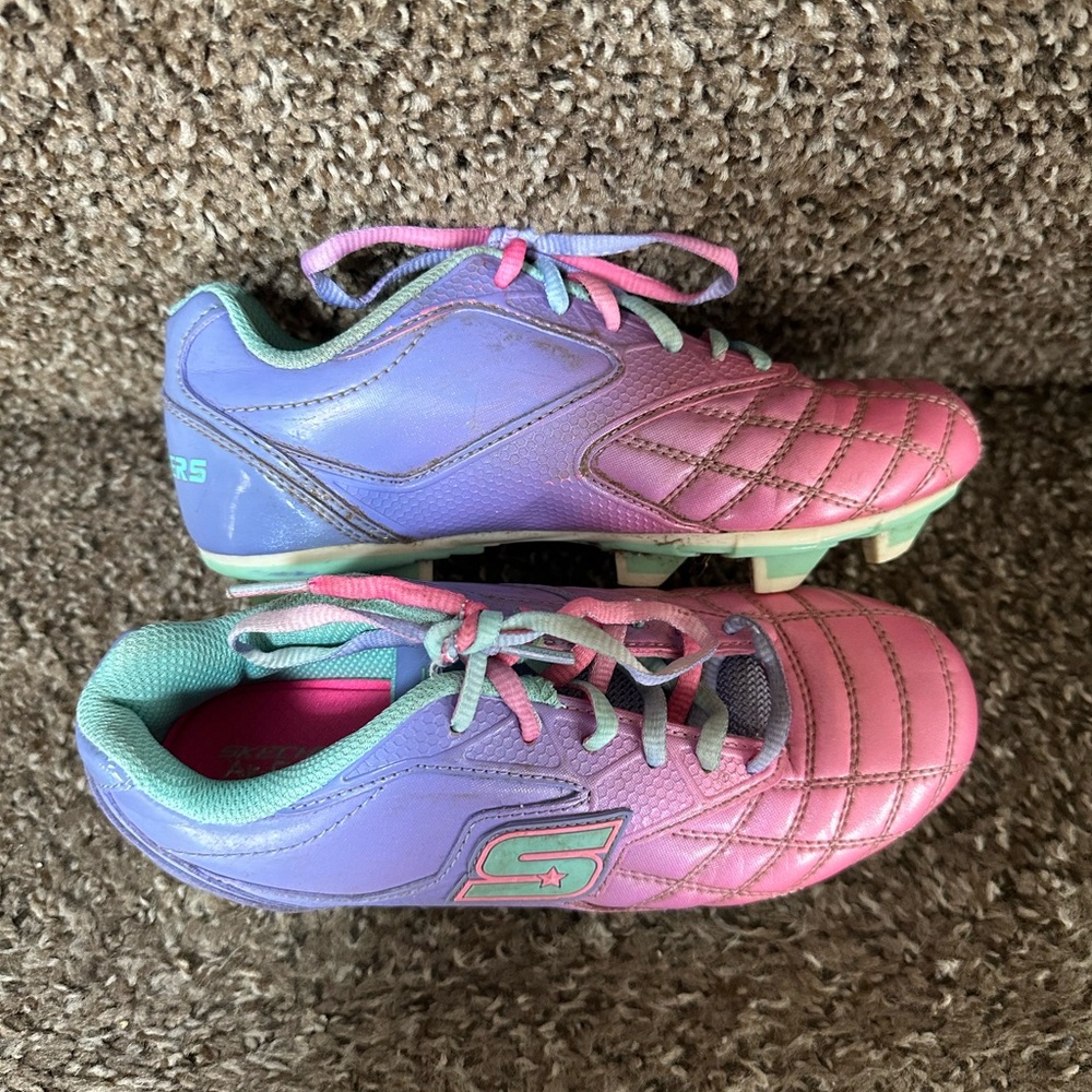 Kids Skechers Soccer Cleats (Size 3) (Used)